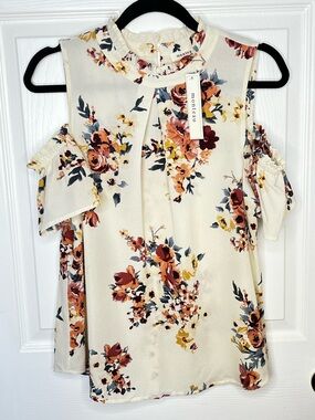 Monteau Los Angeles NWT Cold Shoulder Floral Blouse XL